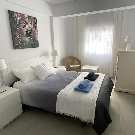 Del Mar 1 Deluxe Apartment Torrevieja Centrum Exteriör bild