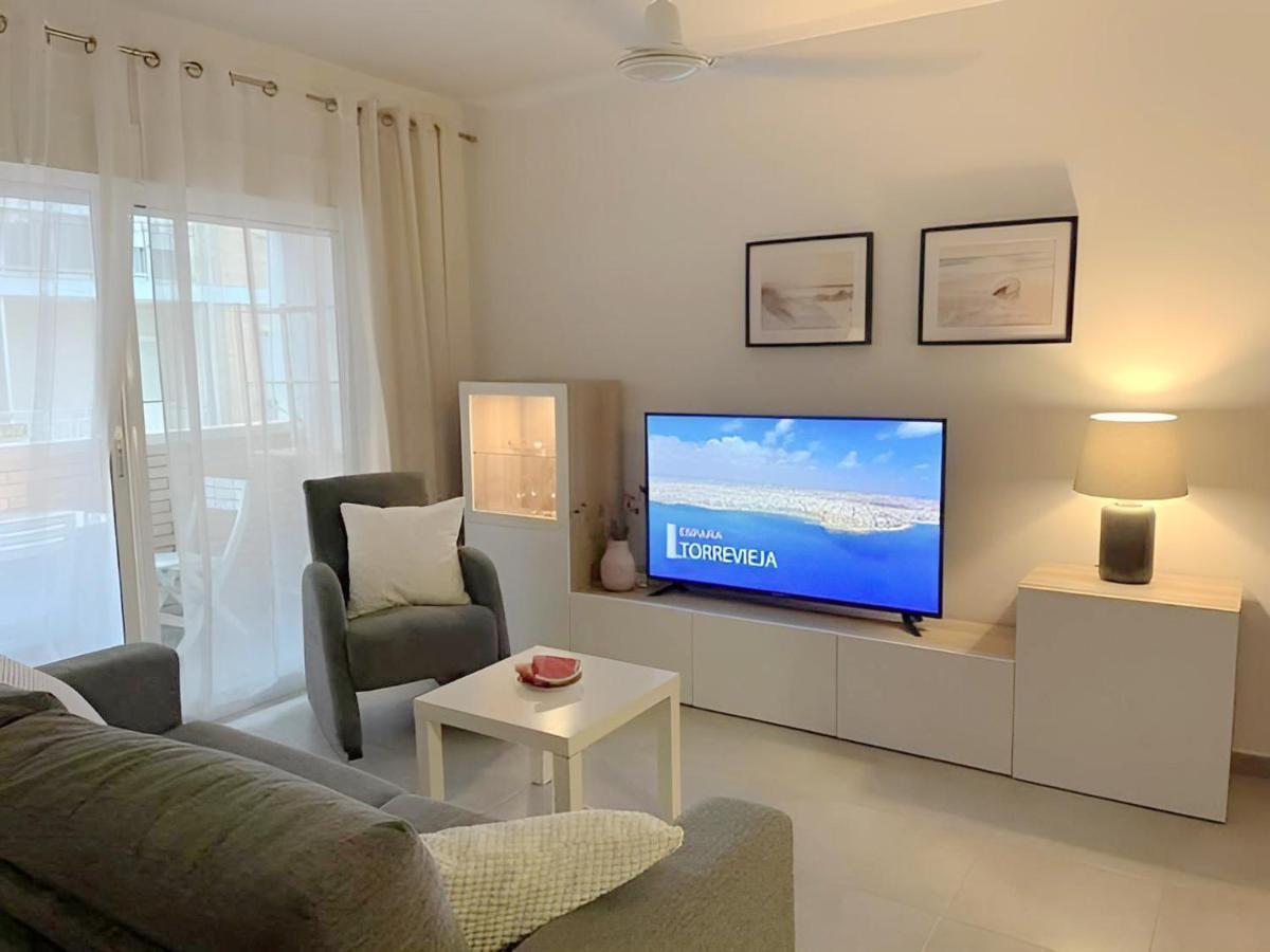 Del Mar 1 Deluxe Apartment Torrevieja Centrum Exteriör bild